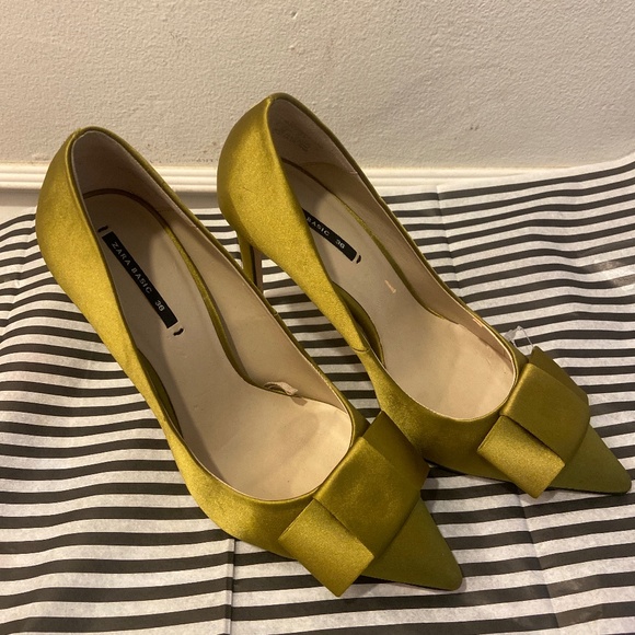 ZARA BASIC CHARTREUSE SATIN BOW HEELS SZ 36 SATEEN FORMAL WEDDING TUXEDO CHURCH - Picture 4 of 16